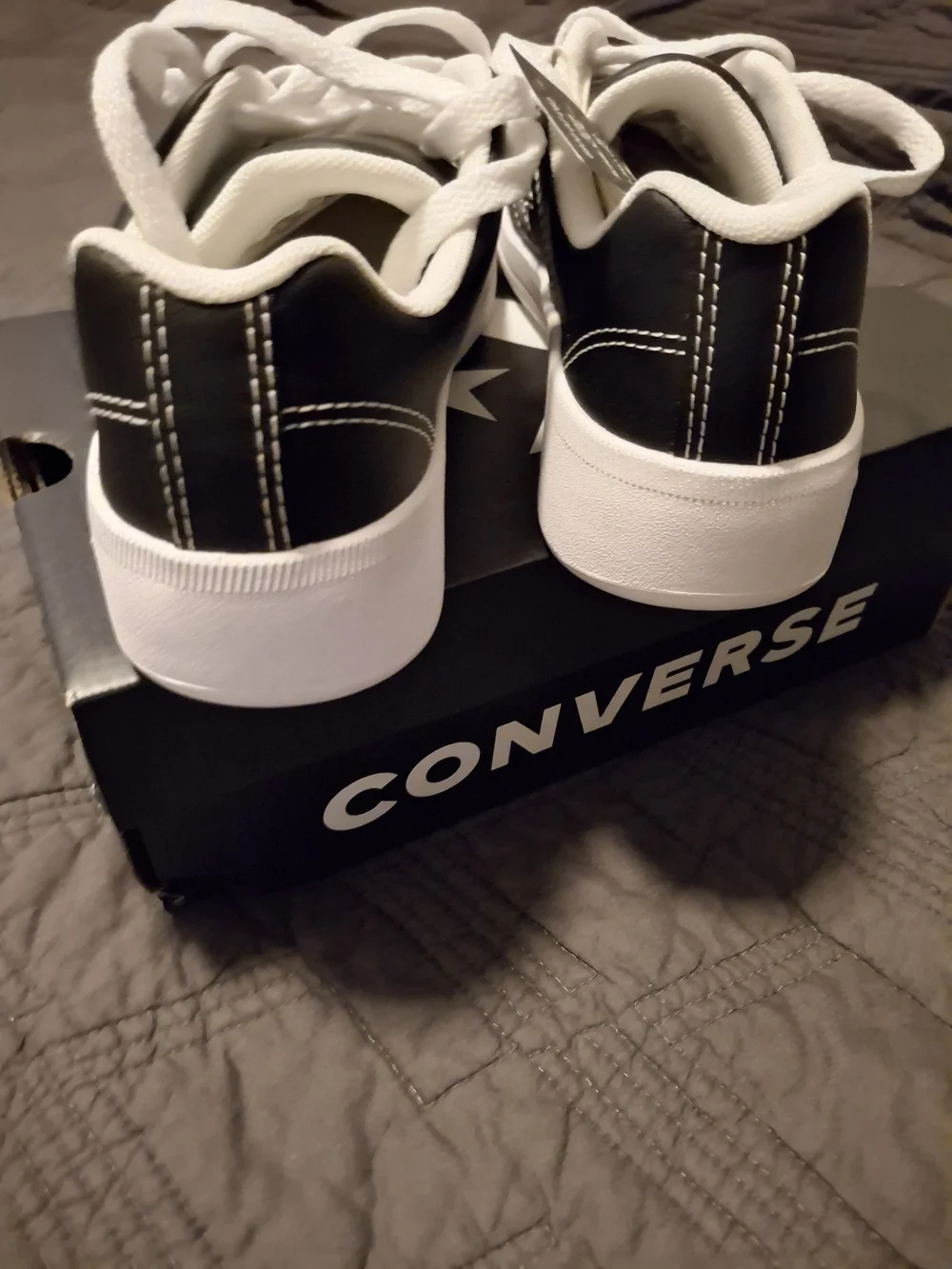 Converse Black & White Low-Top Sneakers Mens 4/ Womens 5.5